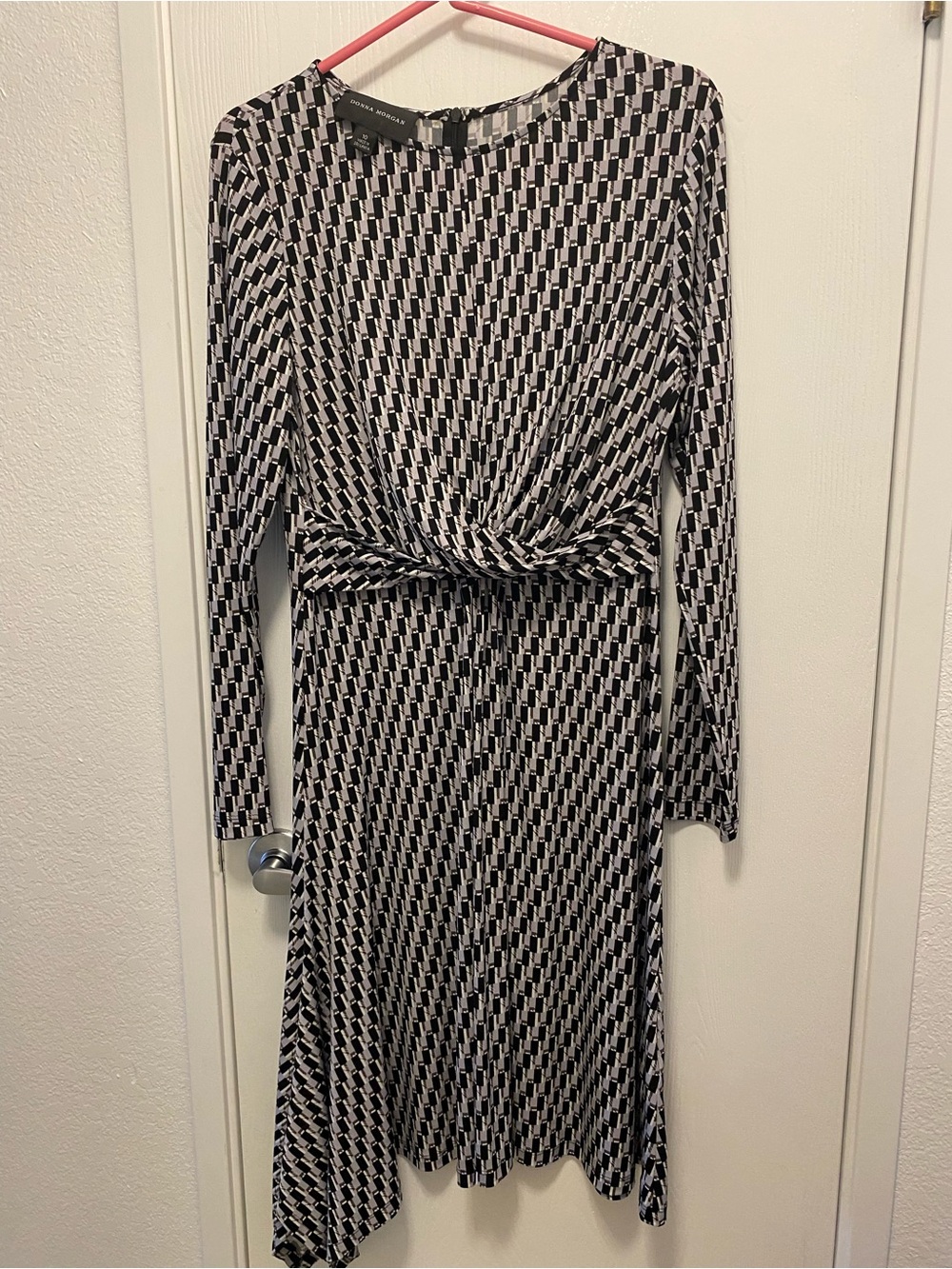 Donna Morgan Black & White Twist-Waist Long Sleeve Dress